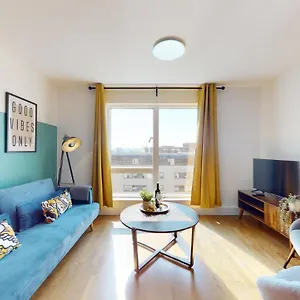 Water View Apartment- 2 Bed - Bay - Free Parking!! Apartment